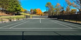 Tennis player in motion — Har-Tru reduces joint impact by up to 50%